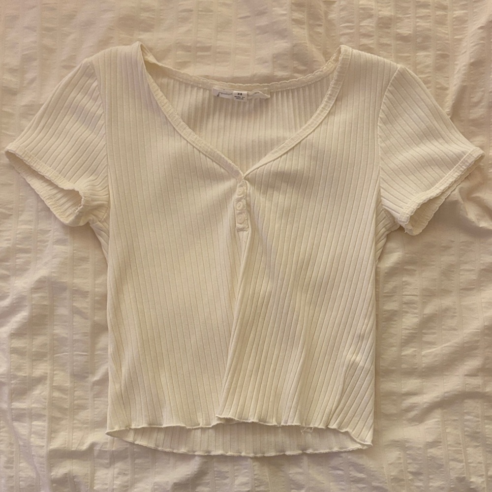 Juniors Cream Ribbed V-Neck Top